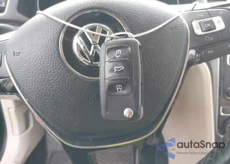 2017 Volkswagen Passat 1.8T R-Line z USA, uszkodzony, nr VIN 1VWDT7A33HC080864